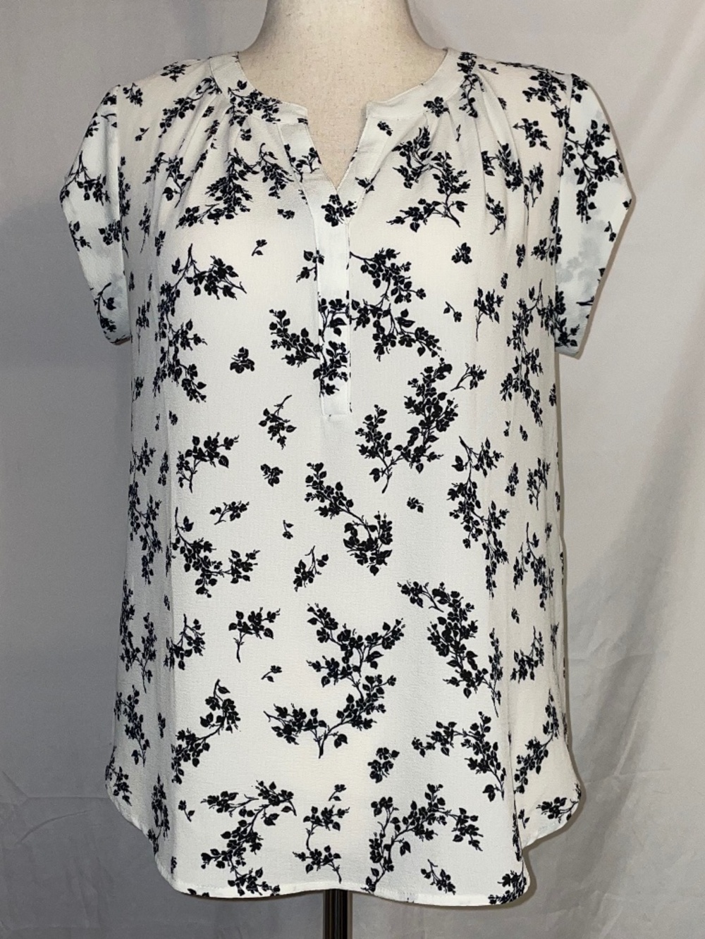 EUC 41 Hawthorn Short Sleeve Blouse Size Medium
